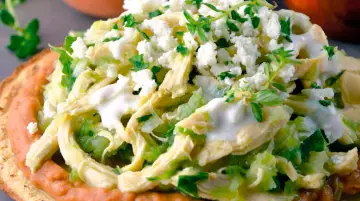 Receta de tostadas de pollo con cilantro