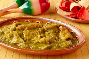 Aprende cómo preparar chicharrón en salsa verde